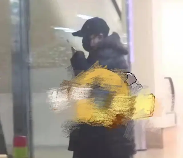 It is rare for Han Hong to take a baby out on a trip, and there is a