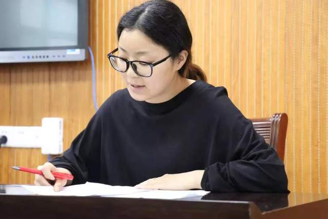 胡晓月老师对美术课进行精彩点评