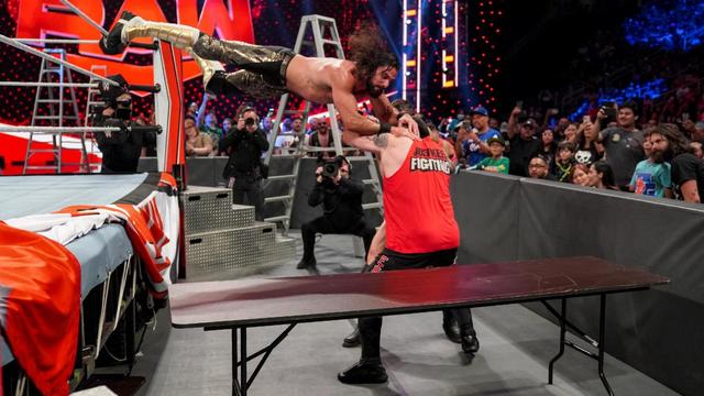 WWE官方正式敲定罗曼在王室决战的对手！RAW女子冠军的挑战者确认
