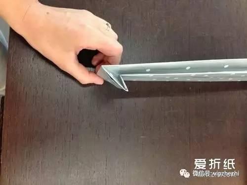 彩纸包装礼物方法图解 如何用纸包装礼物盒