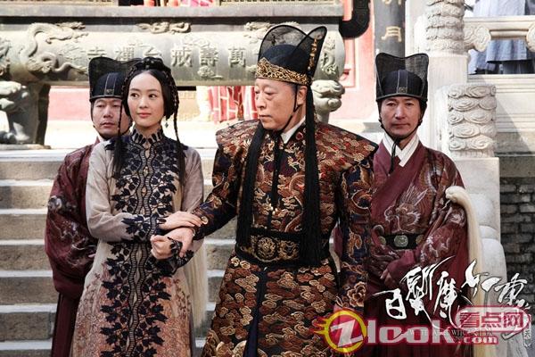 苏培盛发现小太监真实身份，安陵容拿阉人身份笑话苏培盛