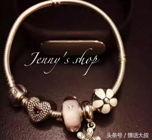 送女性同事的礼物实用,送女性朋友什么礼物合适