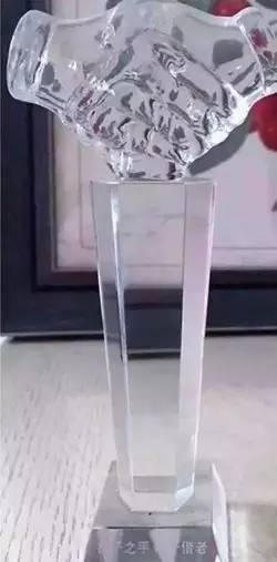 网友问：七夕送女朋友什么礼物好，200块以内 评论可以说是爆笑了！ 情人节送