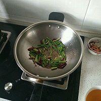炒茧蛹的做法，干煸蚕蛹的做法
