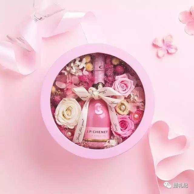 情人节送什么礼物给女朋友谋杀你的少女心，这11份七夕礼物做到了！快转给他