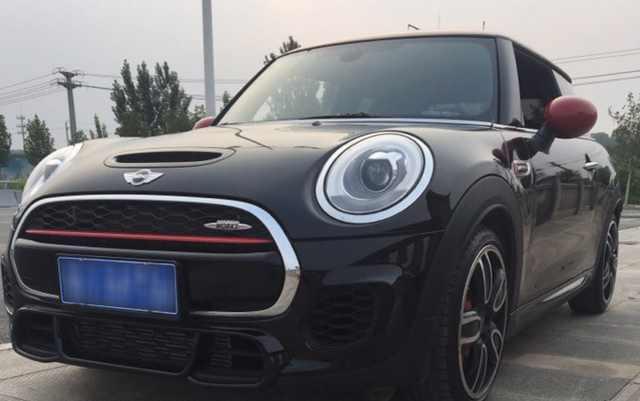 送给女朋友的生日礼物，宝马MINI JCW，落地价格能买奥迪A6 女朋友过生日送什么