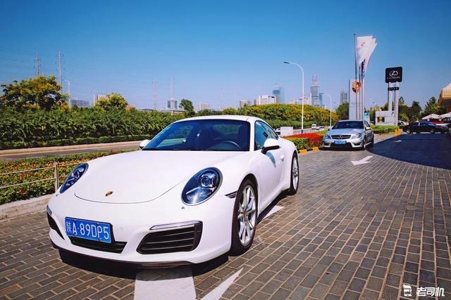 保时捷911初体验，号称跑车界的神话到底哪儿牛了？
