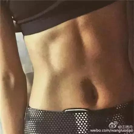 王珞丹憑什麼秘籍練出了蝴蝶腰？ 健身減肥達人 第6张