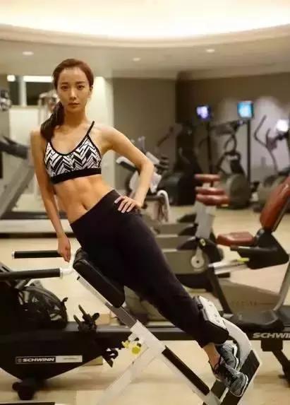 王珞丹憑什麼秘籍練出了蝴蝶腰？ 健身減肥達人 第5张