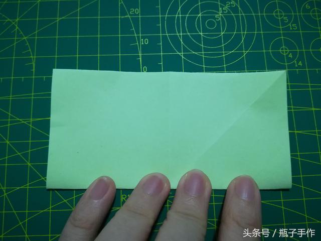 蝴蝶节礼物盒子的折法,怎么包礼物盒正方形蝴蝶结