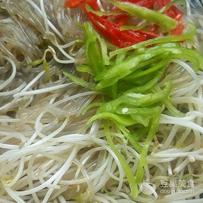 绿豆芽炒粉怎么做好吃，吃不腻的家常豆芽炒粉丝