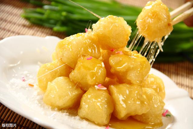 風味人間2：大廚做的拔絲蘋果，拉絲1米長，根根分明 熱愛美食 第3张
