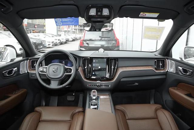 沃尔沃xc60报价及图片，售37.79万起