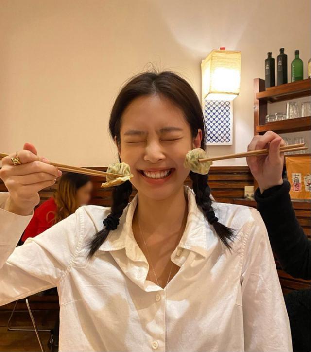 白襯衫的魅力有多大？多位女星的時尚穿搭，讓你一件單品解決夏季 娛樂八卦吃瓜 第7张