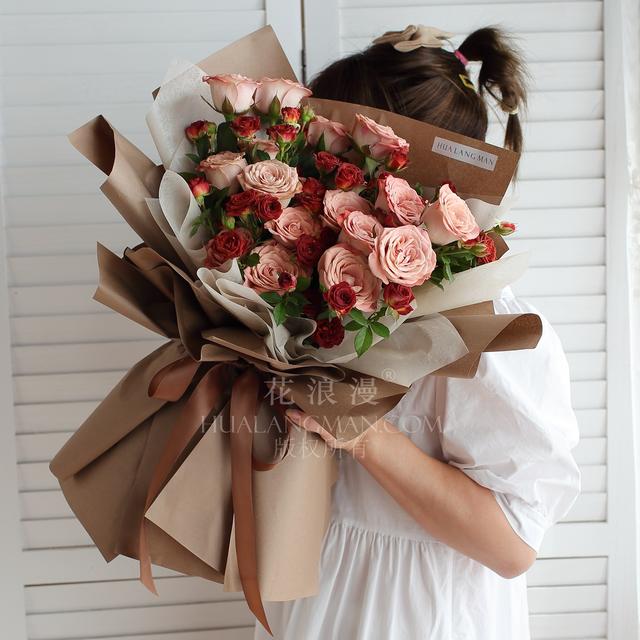 女朋友生日送什么花？哪些花送女朋友不会出错？ 送什么礼物给女朋友