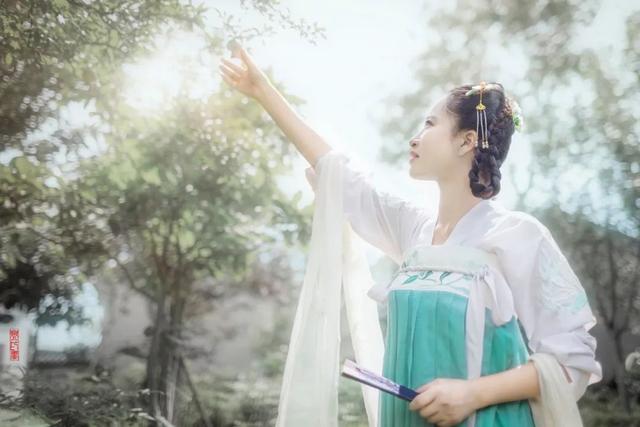 情人节送女生什么10首最美的七夕诗词，愿你拥有美好的爱情