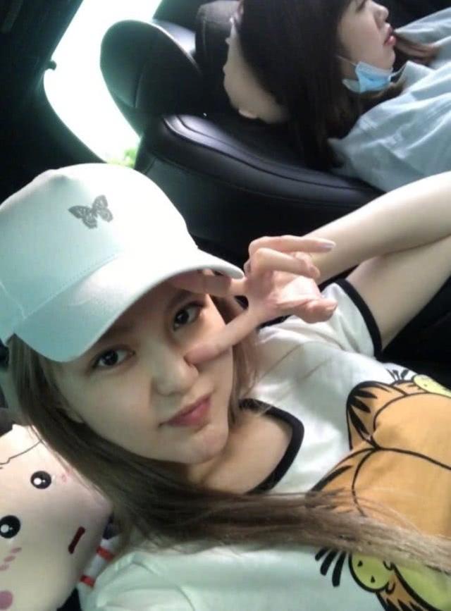 周揚青曬素顏照，32歲皮膚依舊水嫩，網友：不化妝更可愛清純 娛樂八卦吃瓜 第2张