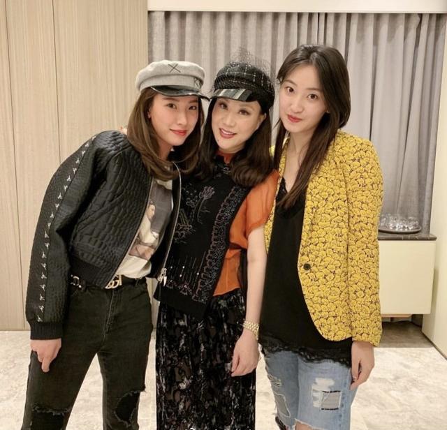 何猷啟前妻齊嬌近照曝光，離婚後依舊過名媛生活，參加派對氣場強 娛樂八卦吃瓜 第6张