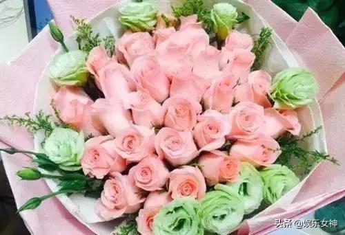 情人节送男友什么礼物今天2.14情人节，214漂亮玫瑰送给群里每位朋友~醉倒一批