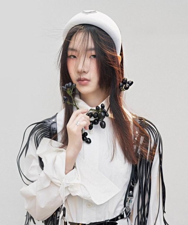 小S女兒又拍時尚雜志，長了張超模臉成雜志常客，資源比明星還好 娛樂八卦吃瓜 第4张