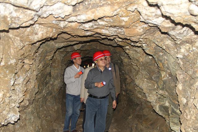 核反应方程式写法（1公斤铀235裂变后能释放多少能量）