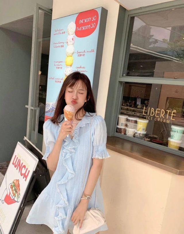 張子萱產後終於瘦身成功，一身少女穿搭笑容甜美，同框老公真甜蜜 娛樂八卦吃瓜 第9张