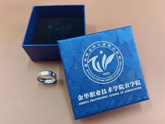 毕业季送喜欢的女生什么礼物,送给女生的毕业礼物推荐