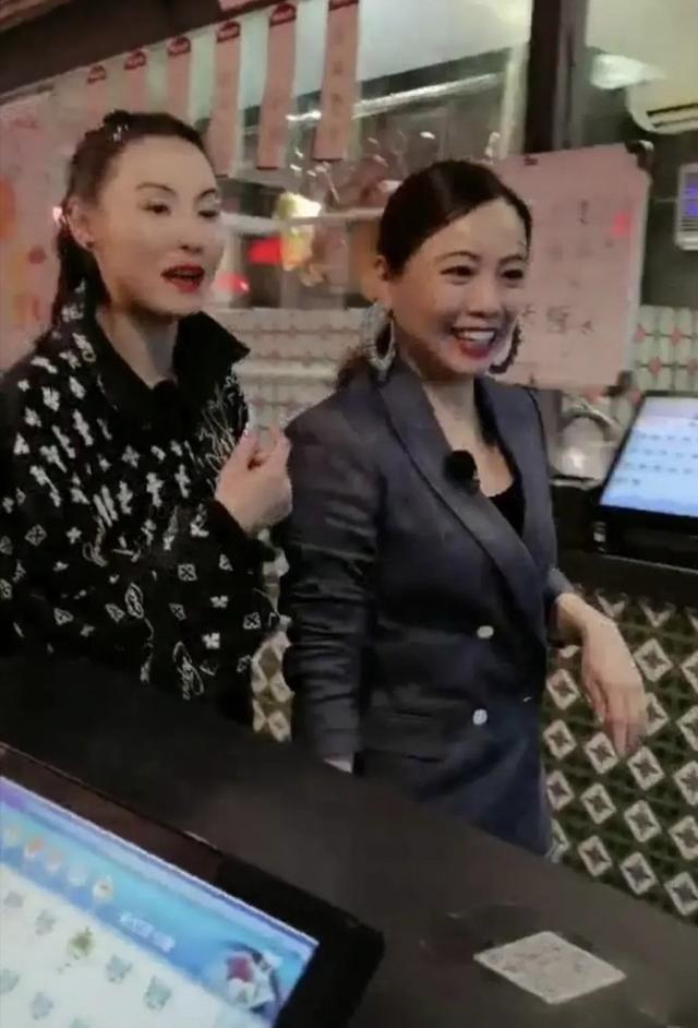張柏芝和鄧萃雯竟是好閨蜜，40歲生日兩人合體慶祝，跨次元合體 娛樂八卦吃瓜 第7张