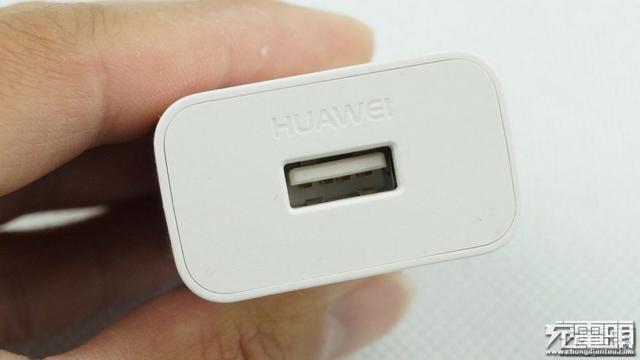 华为手机充电器，华为三口usb充电器拆解（支持UFCS融合快充与65W）