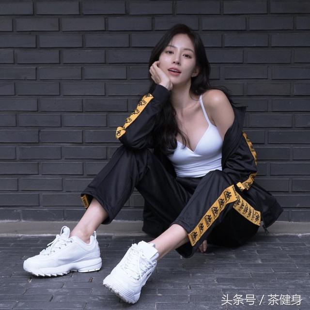 你是久坐一族嗎？小心這樣正在摧毀你的膝蓋，趕快起身走兩步 健身減肥達人 第4张