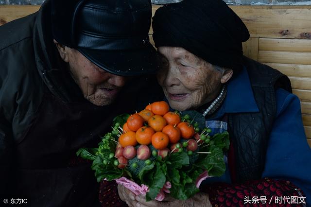 情人节送什么巧克力百岁老夫妻的情人节礼物：贯穿了一辈子的生活，记载了