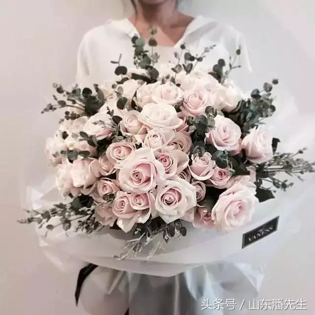 情人节送给女朋友什么礼物马上就到情人节：不要让爱成为往事，也不要让爱变