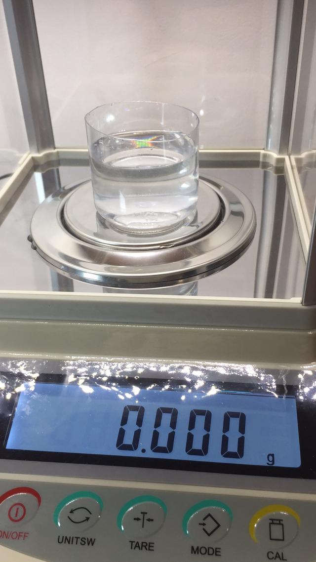 如何鉴定翡翠的真假，翡翠怎么鉴定真假你一定要了解（肉眼鉴别翡翠真伪不是难事）