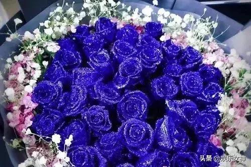 情人节送给女朋友什么礼物明天2.14情人节，214漂亮玫瑰送给群里每位朋友~醉倒