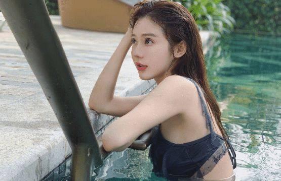 「最美母女」，這組泳池照絕了，讓你親眼看看什麼叫母女像閨蜜 街拍正妹 第3张