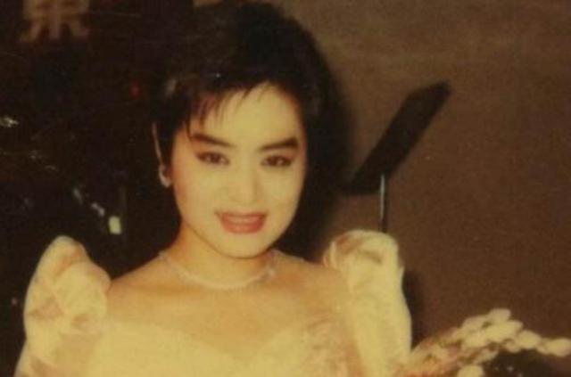 曾打敗韋唯毛阿敏，破產被親弟打成腦震盪，63歲歌後做保姆養女兒 娛樂八卦吃瓜 第3张