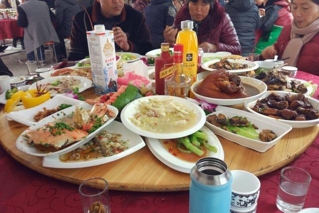 農村大席上有道「送客菜」，大家吃完就該散席了，你們那是啥菜呢 熱愛美食 第1张