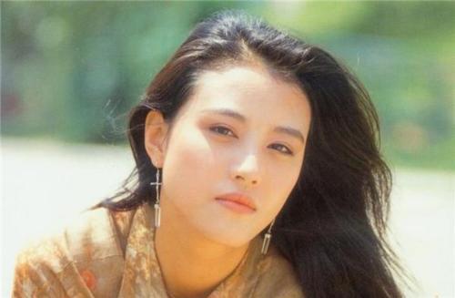 梅婷、周海媚、袁詠儀，美得各有所長，歲月從不敗美人 娛樂八卦吃瓜 第8张