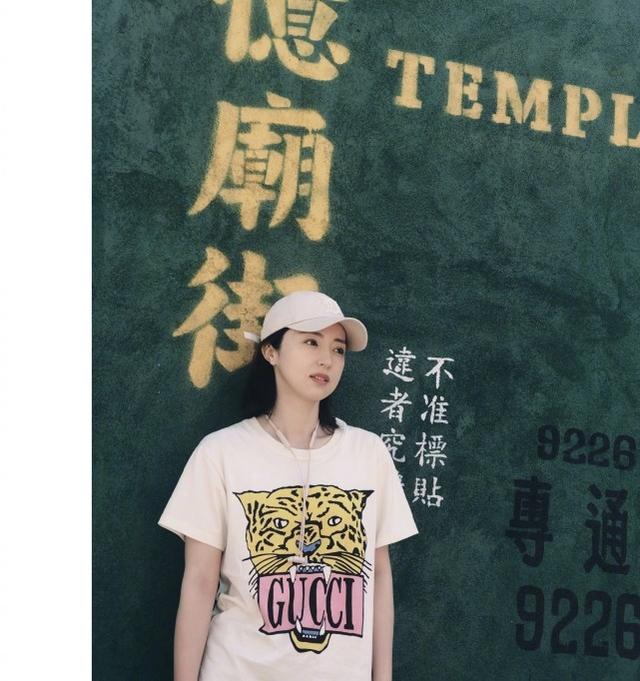 董璇曬美照，稱自己不愛作妖但會作妖，素顏拍全身照真沒明星包袱 娛樂八卦吃瓜 第7张
