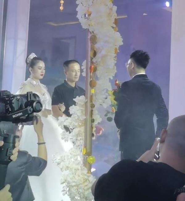 婚禮開成了演唱會？為迎娶小6歲女友，知名歌手准備的排場有多大 娛樂八卦吃瓜 第10张
