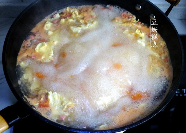 手不粘面，疙瘩湯這做法好省心，疙瘩柔軟養胃，孩子都愛吃 熱愛美食 第7张