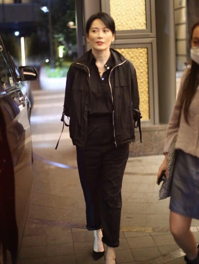 49歲俞飛鴻同框42歲劉濤，大7歲俞飛鴻狀態滿分，劉濤也不差 娛樂八卦吃瓜 第7张