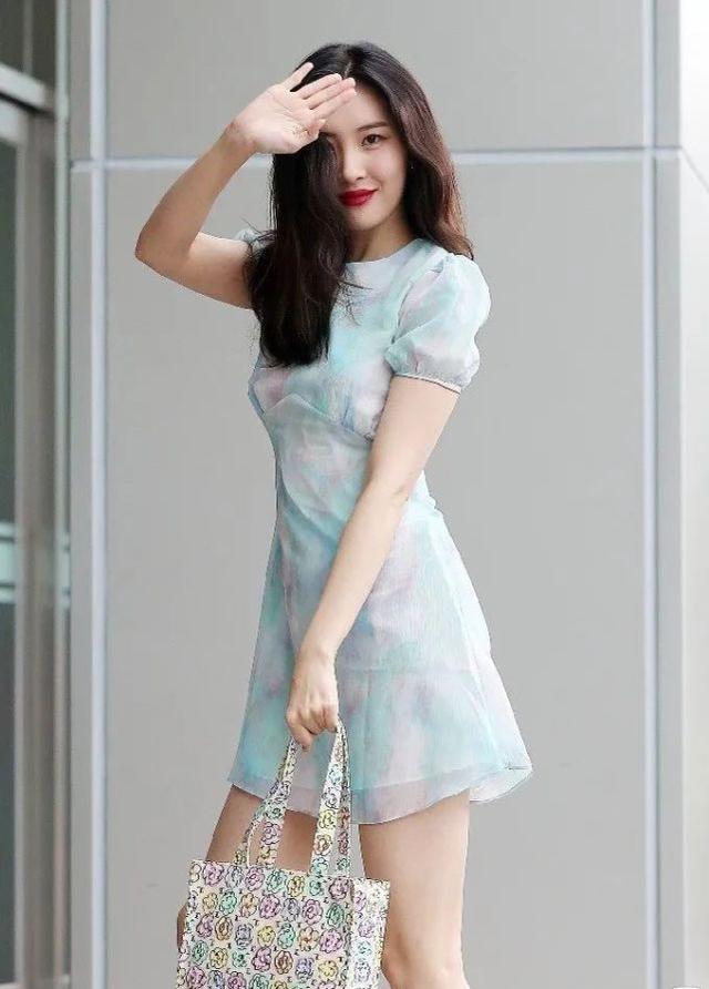 「南韓腿精」宣美胖了？86變100更顯迷人，穿法式白裙秀性感身姿 娛樂八卦吃瓜 第7张