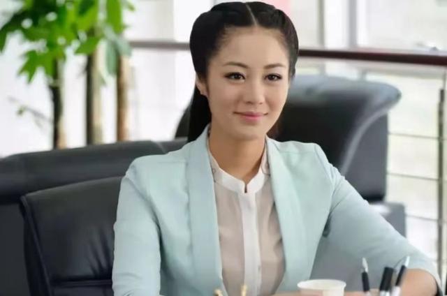 豪門夢碎後，鄉愛王小蒙現身商演，被嘲身材壯實不如伴舞 娛樂八卦吃瓜 第1张
