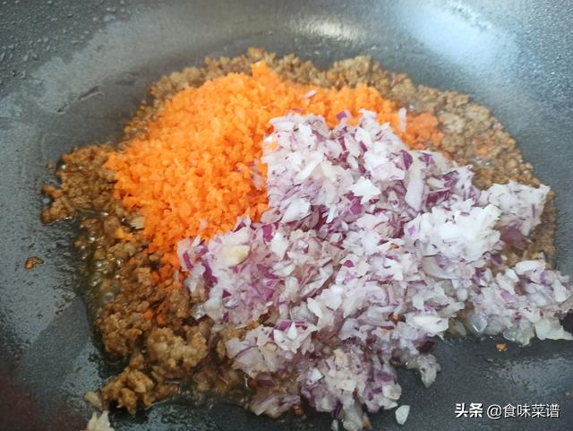 餃子皮別浪費了，教你4種創新吃法，皮脆餡香，上桌孩子們搶著吃 熱愛美食 第46张