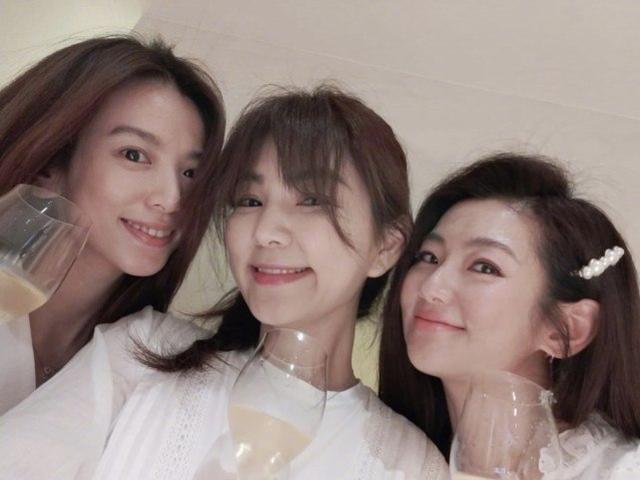 SHE姐妹合體，為陳嘉樺慶39歲生日，姐妹三人穿「團服」太有愛 娛樂八卦吃瓜 第1张
