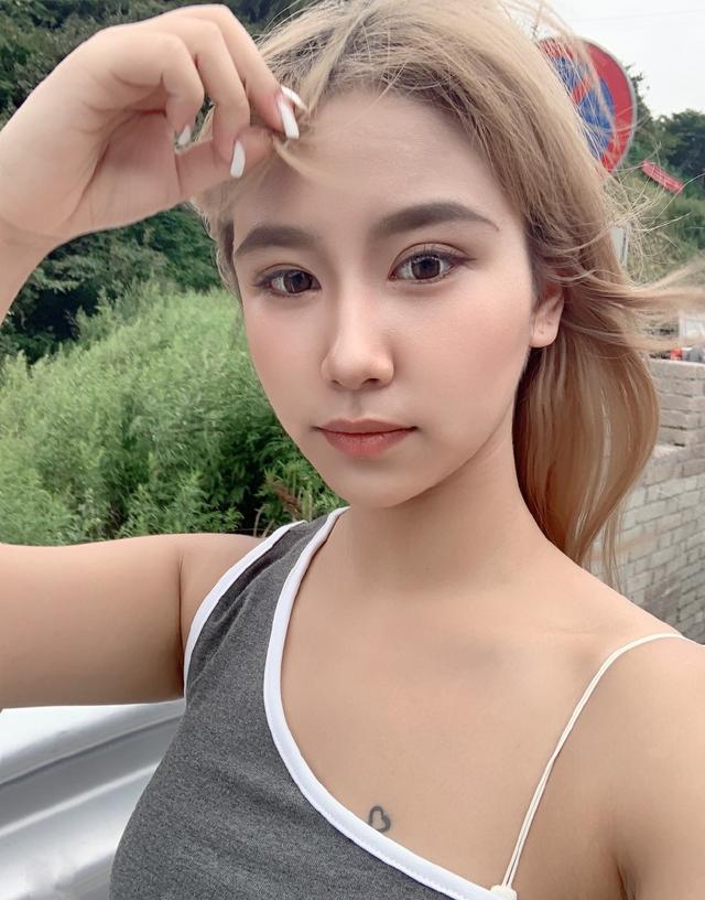 馬甲線，前凸後翹，性感身材，23歲妹子美女通過健身練出好身材 健身減肥達人 第10张