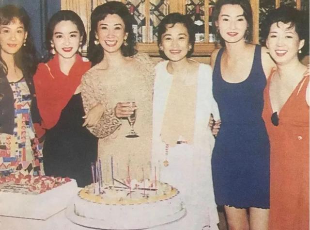 娛樂圈大姐大艷絕香江，男人世界的大女主，丈夫卻痴迷小30歲助理 娛樂八卦吃瓜 第8张