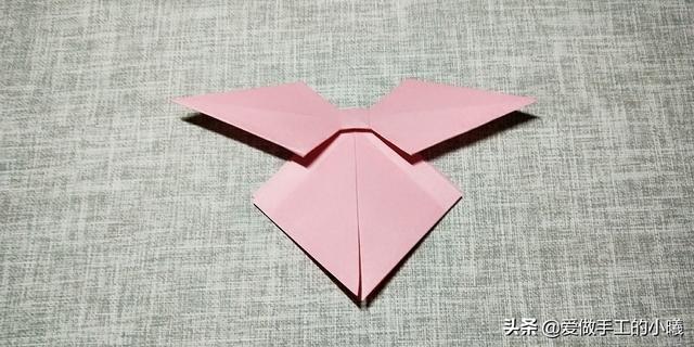正方形礼盒蝴蝶结打法 礼盒上怎么打蝴蝶结