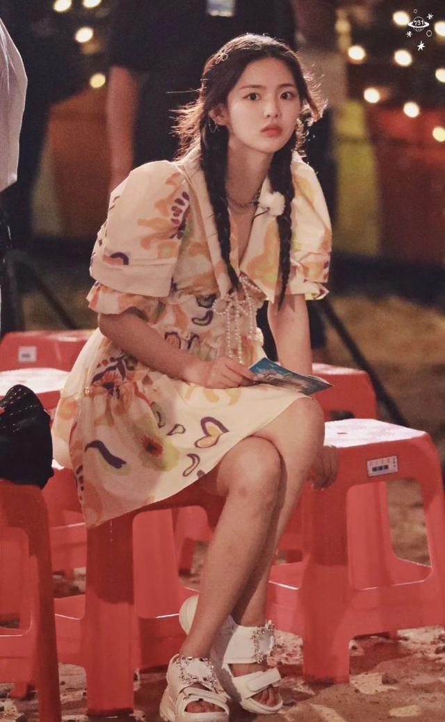 火箭少女101解散，楊超越穿公主裙配雙麻花辮造型，顏值越來越高 娛樂八卦吃瓜 第3张